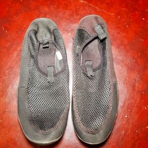 Athletic works water shoes, black